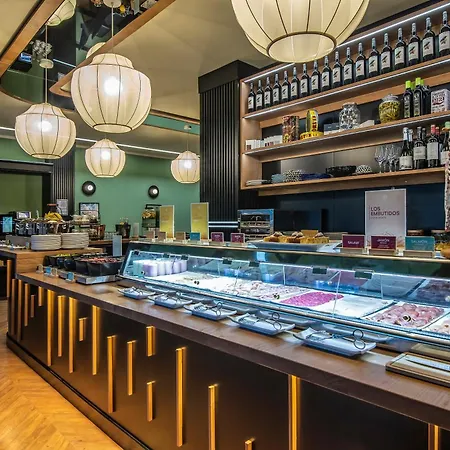 Puerto De La Luz By Pierre & Las Palmas de Gran Canaria