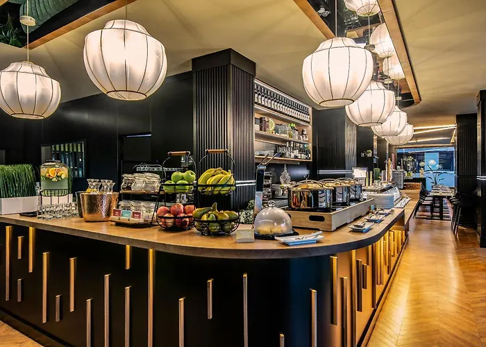 Puerto De La Luz By Pierre & Las Palmas de Gran Canaria