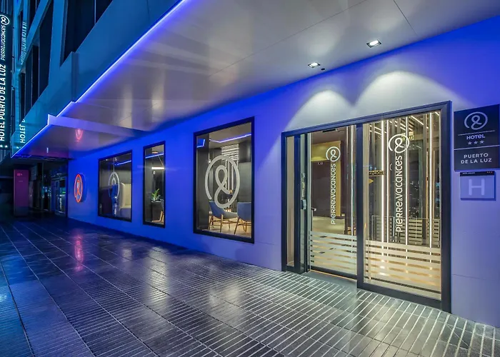 Puerto De La Luz By Pierre & 3*