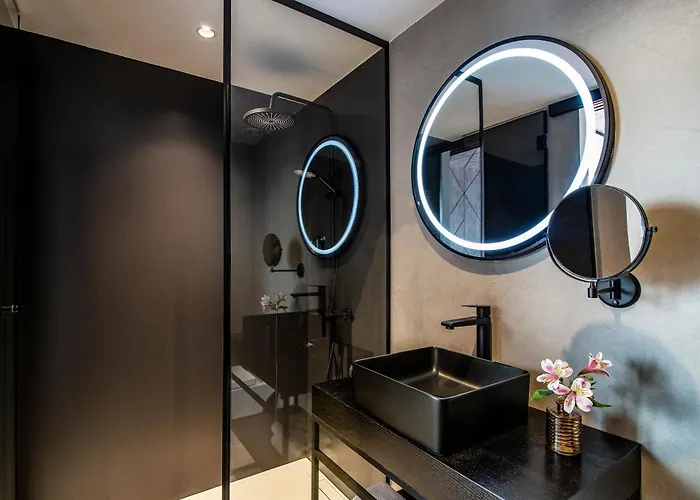 Puerto De La Luz By Pierre &