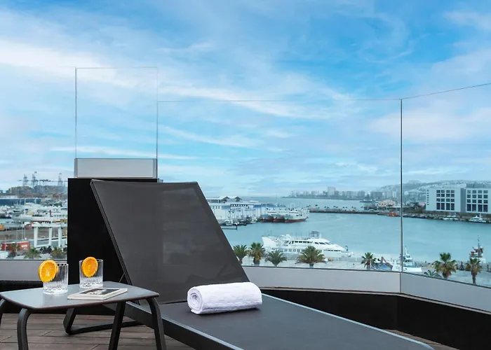 Puerto De La Luz By Pierre & Las Palmas de Gran Canaria