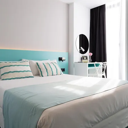 Puerto De La Luz By Pierre & 3*