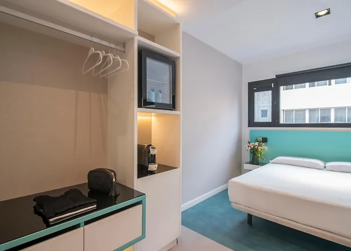 Puerto De La Luz By Pierre &