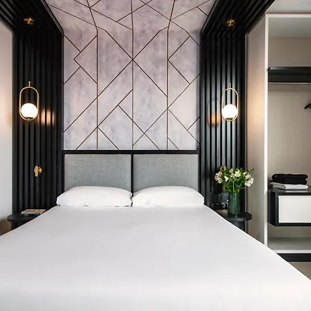 Puerto De La Luz By Pierre & 3*