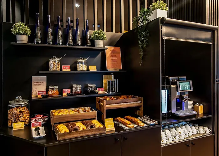 Puerto De La Luz By Pierre &