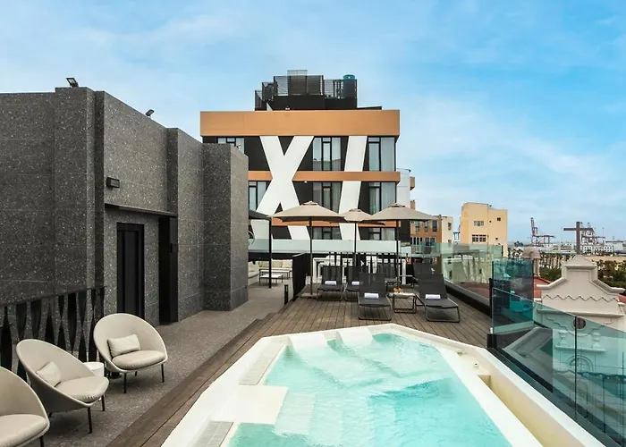 Puerto De La Luz By Pierre &