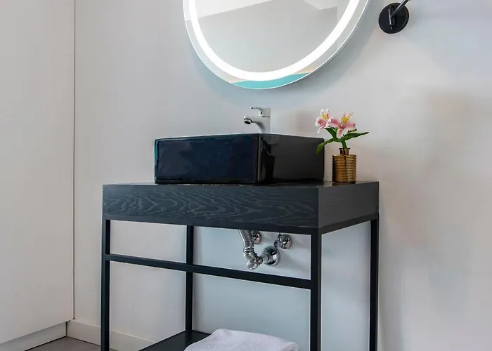 Puerto De La Luz By Pierre & Λας Πάλμας ντε Γκραν Κανάρια